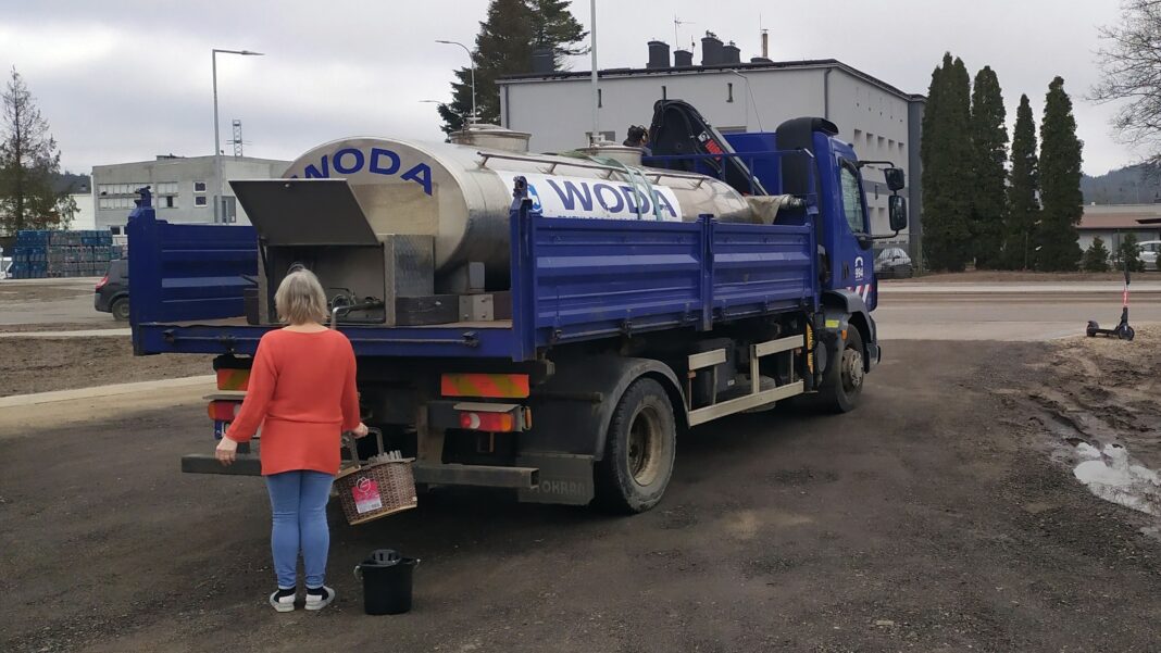 beczkowóz z wodą do picia