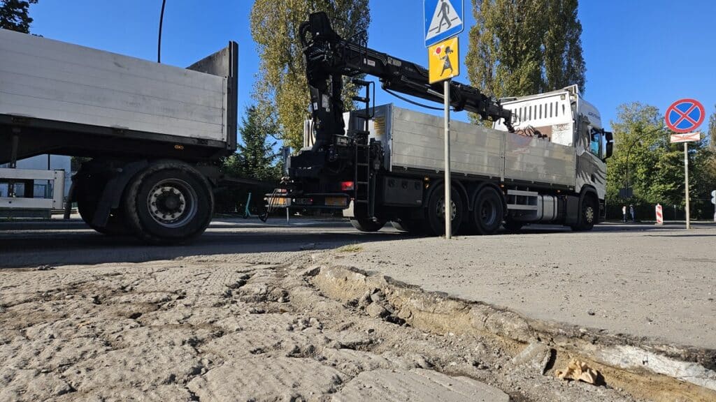 Nowe nawierzchnie w Olsztynie. Zobacz, które ulice zyskają asfalt i chodniki. - Olsztyn sparaliżowany? Sprawdź, gdzie dziś utkniesz w korku
