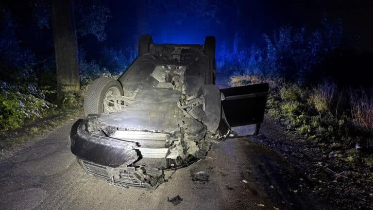 dachowanie samochodu