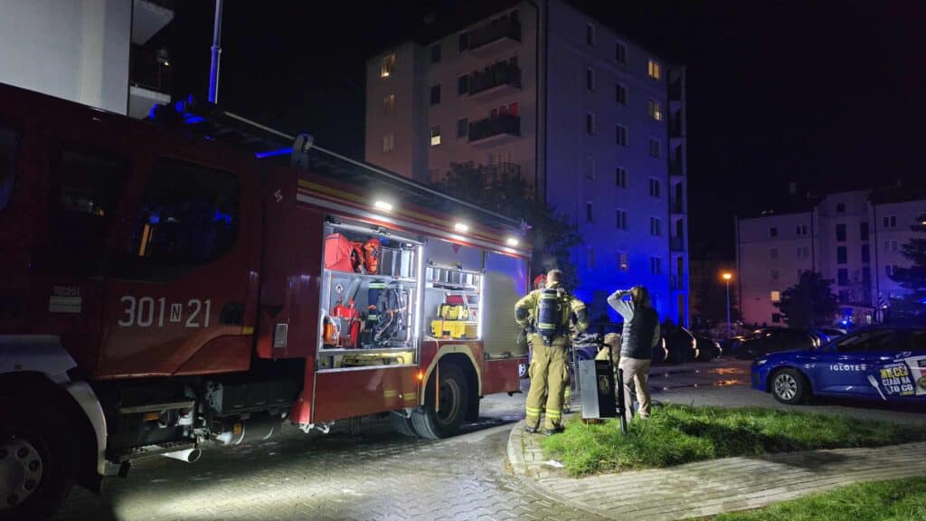 Ewakuowano 46 osób. - Pożar mieszkania w Olsztynie. Nie żyje kobieta