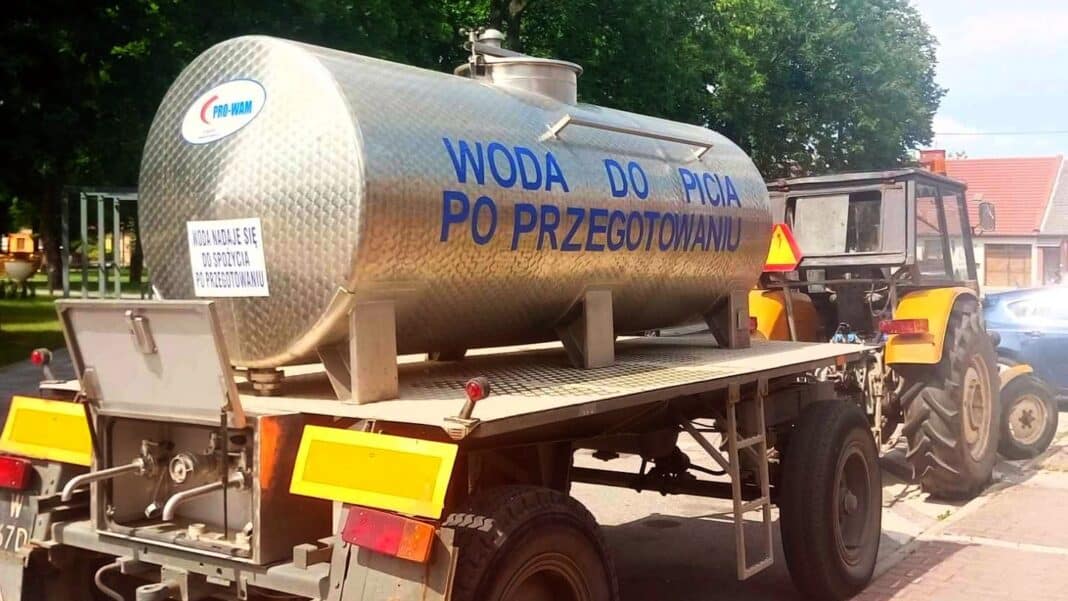 beczkowóz z wodą