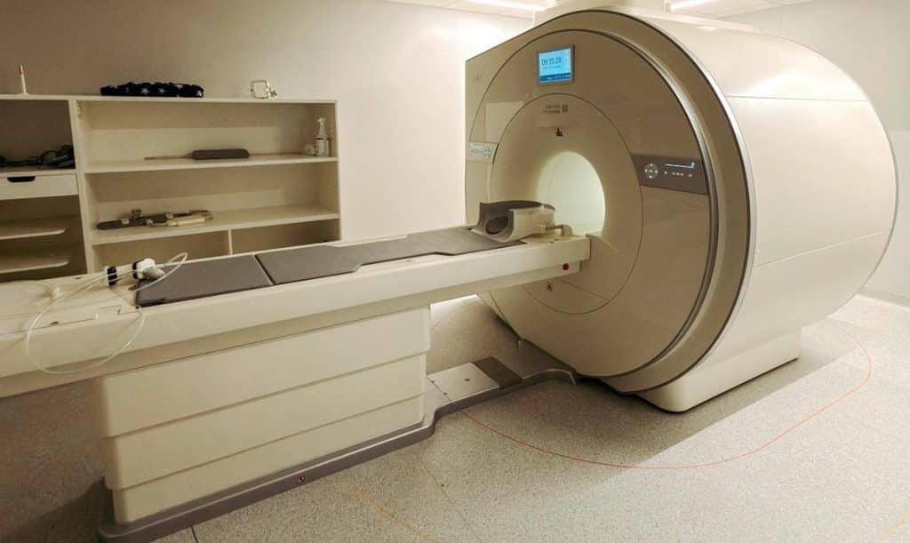 Sprzęt przyszłości trafił do małego miasta na Mazurach. - Pierwszy w Polsce rezonans ze sztuczną inteligencją działa już w szpitalu na Mazurach