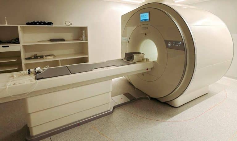 rezonans magnetyczny w Szczytnie