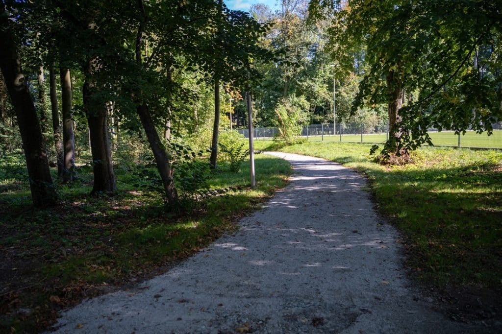 Nowy plac zabaw, siłownia i alejki. Mieszkańcy mogą już korzystać. - Zabytkowy park na Mazurach już po modernizacji za 4,3 mln zł. Efekt robi wrażenie!