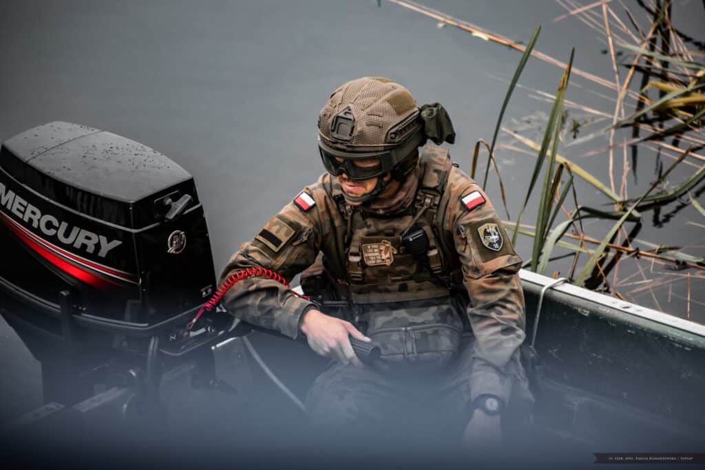 Most zamknięty, saperzy w akcji. - Podejrzany ładunek przy moście na Mazurach, na miejscu wojsko