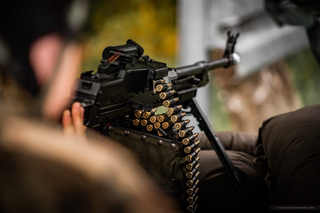 Most zamknięty, saperzy w akcji. - Podejrzany ładunek przy moście na Mazurach, na miejscu wojsko