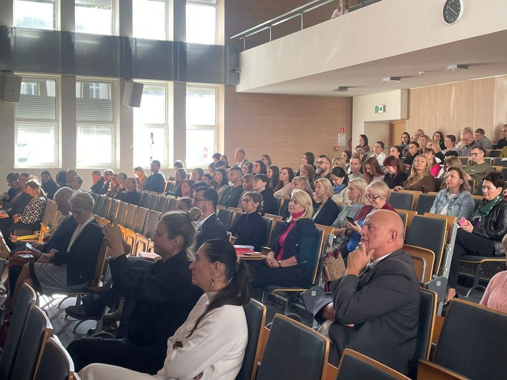 Anja Rubik podpisała z włodarzami list intencyjny. - Gwiazda modelingu Anja Rubik w Olsztynie. Rozpoczyna współpracę z władzami