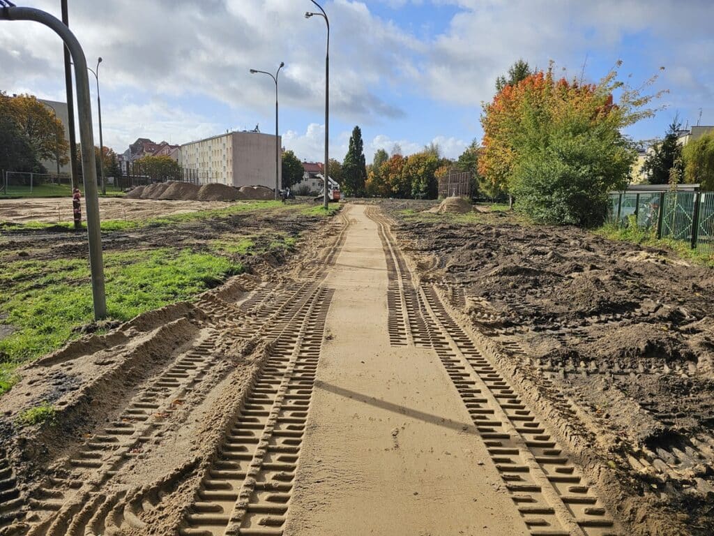 Nowe miejsce dla uprawiających sport w Olsztynie. - W Olsztynie powstaje nowoczesny kompleks sportowy. Mieszkańcy czekali od lat