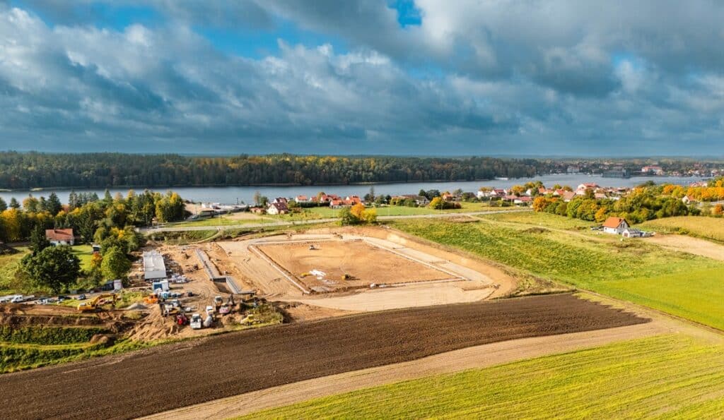 Mieszkańcy Mazur będą mieli gdzie uprawiać sport? - Wielka inwestycja na Mazurach. Powstaje nowoczesny stadion za 20,5 mln zł