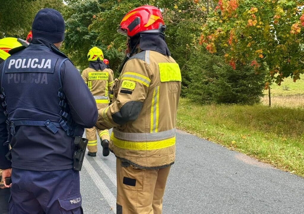Pożary samochodów zdarzają się częściej, niż myślisz. Jak się zachować? - Samochód stanął w ogniu! Droga całkowicie zablokowana