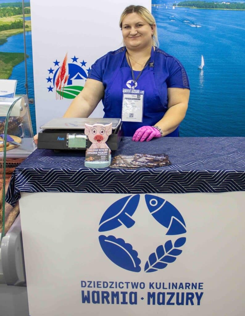 Pani Milena Zalewska, właścicielka „Swojskich Wędlin” w jednej chwili straciła cały warsztat. - Kilka dni temu cieszyli się prestiżowym wyróżnieniem. Rodzinny zakład spłonął doszczętnie