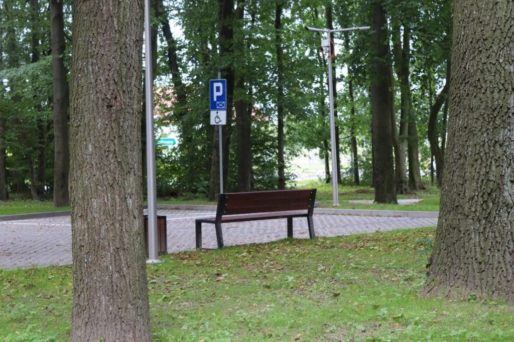 Nowy plac zabaw, siłownia i alejki. Mieszkańcy mogą już korzystać. - Zabytkowy park na Mazurach już po modernizacji za 4,3 mln zł. Efekt robi wrażenie!