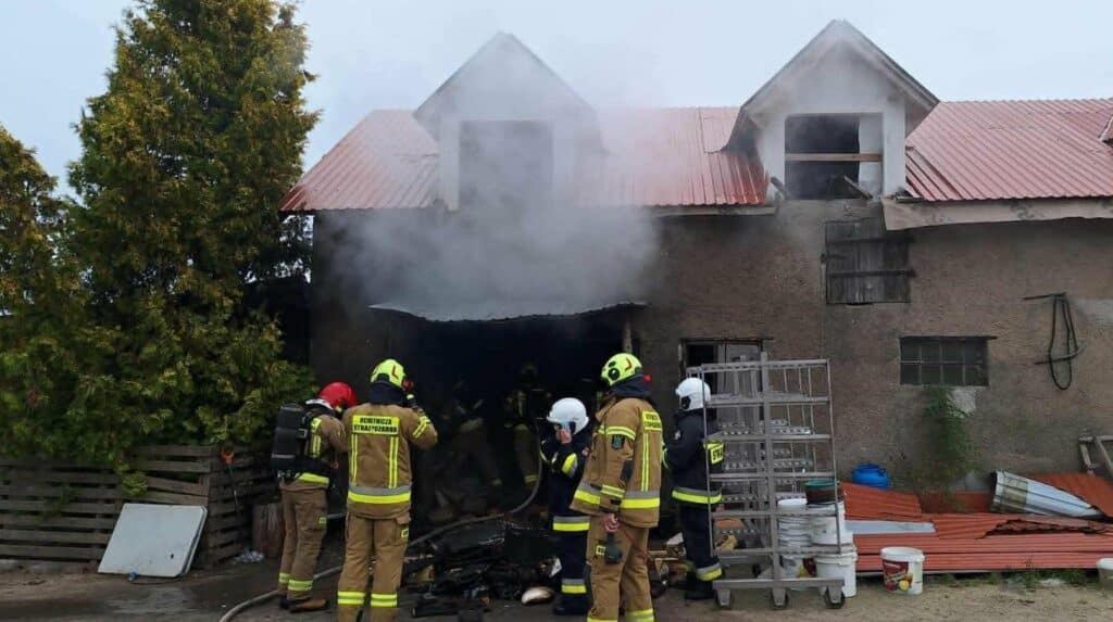 Pani Milena Zalewska, właścicielka „Swojskich Wędlin” w jednej chwili straciła cały warsztat. - Kilka dni temu cieszyli się prestiżowym wyróżnieniem. Rodzinny zakład spłonął doszczętnie