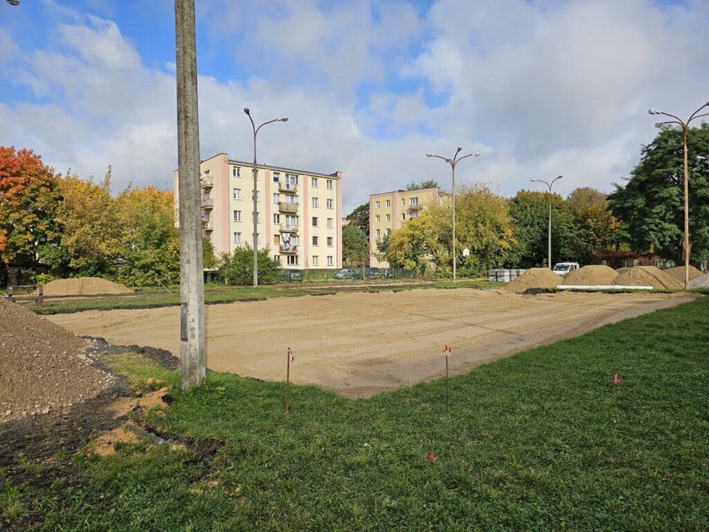 Nowe miejsce dla uprawiających sport w Olsztynie. - W Olsztynie powstaje nowoczesny kompleks sportowy. Mieszkańcy czekali od lat