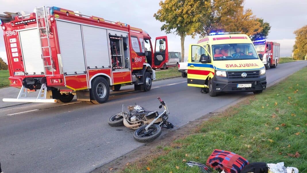 samochód osobowy uderzył w motorower