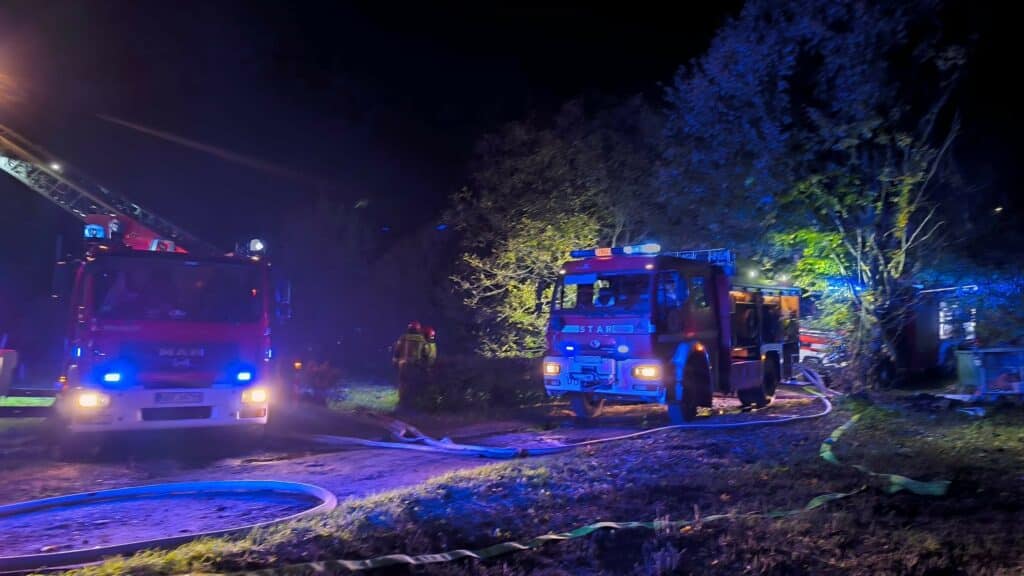 17 osób zagrożonych. - Nocny pożar budynku wielorodzinnego. Siedem zastępów straży walczyło z ogniem