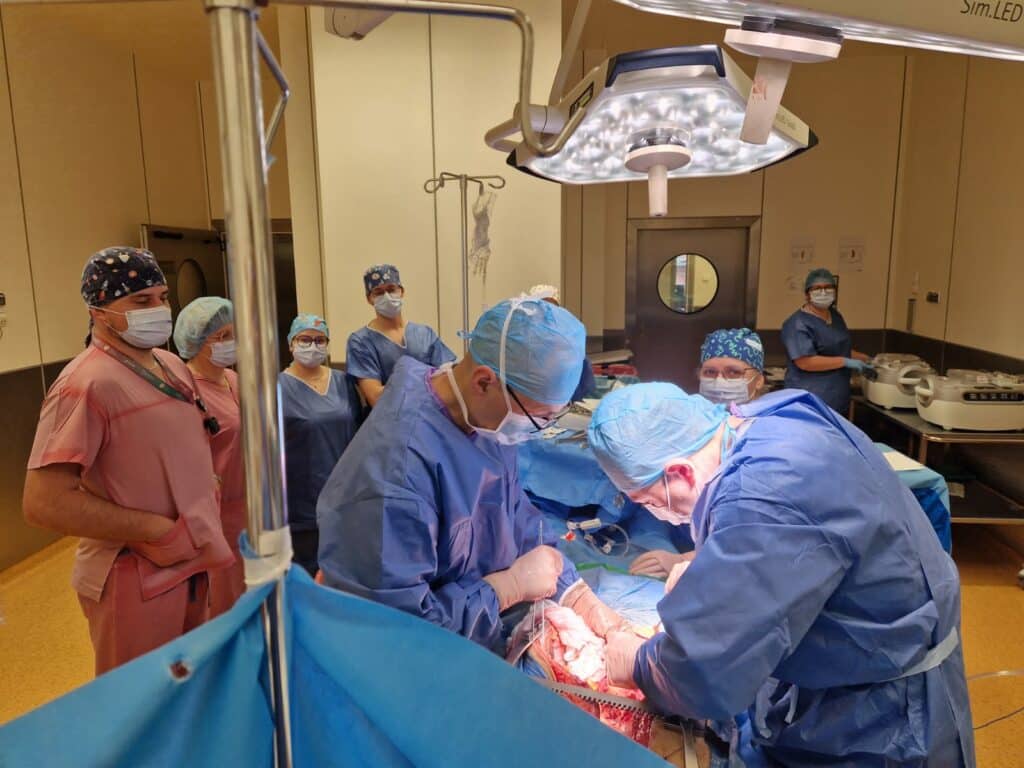 Światowy Dzień Donacji w Olsztynie. Przeprowadzono dwa przeszczepy nerek. - Syn otrzymał nerkę w tym samym szpitalu w Olsztynie, co jego mama 10 lat temu