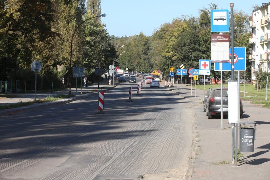 Nowe nawierzchnie w Olsztynie. Zobacz, które ulice zyskają asfalt i chodniki. - Olsztyn sparaliżowany? Sprawdź, gdzie dziś utkniesz w korku