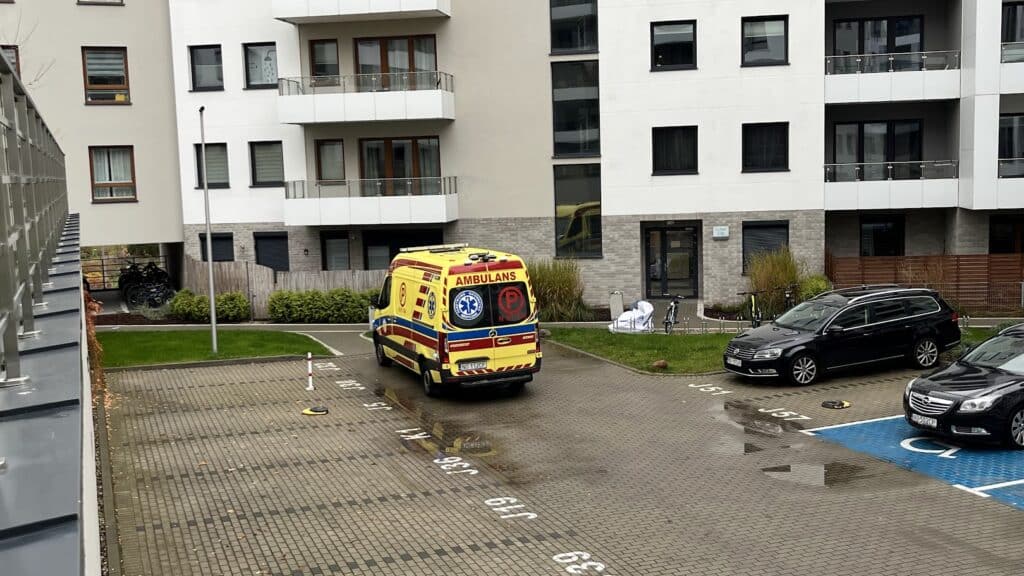 Szybka akcja służb zaniepokoiła mieszkańców. - Służby na prestiżowym osiedlu w Olsztynie. Finał zdarzenia zaskoczył wszystkich