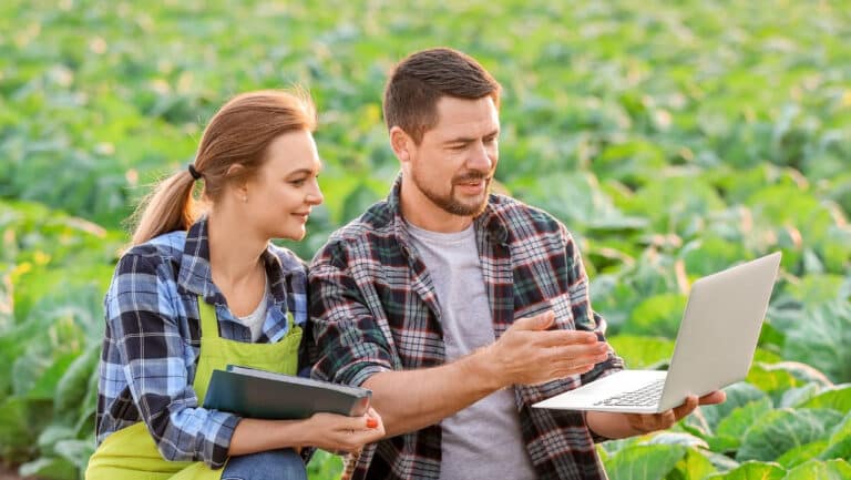 Jak szybko uzyskać uprawnienia rolnicze?