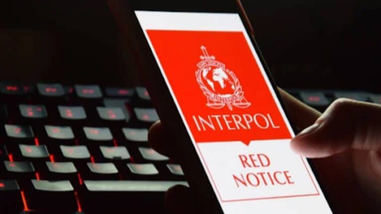 Jak usunąć czerwoną notę Interpolu — eksperci ujawniają szczegóły