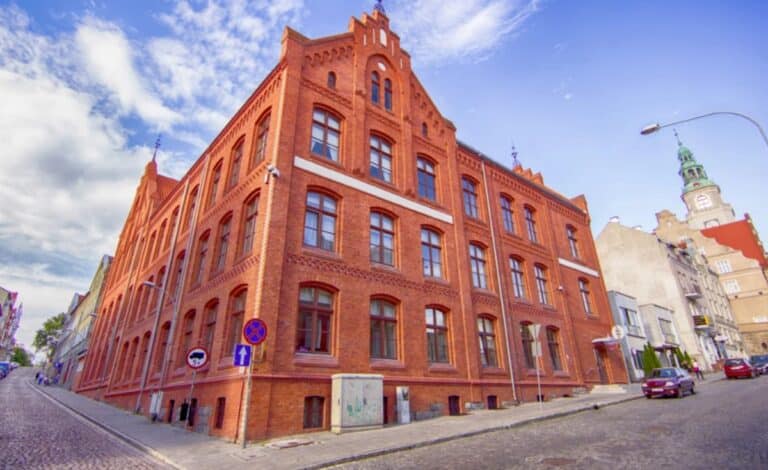 budynek przy ulicy Wyzwolenia 30 w Olsztynie