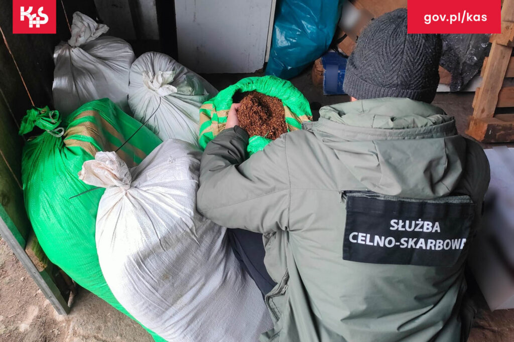 Zwykłe pomieszczenie okazało się magazynem pełnym tajemnic. - Celnicy nie wierzyli własnym oczom – garaż coś skrywał. Nawet sąsiedzi byli zdziwieni