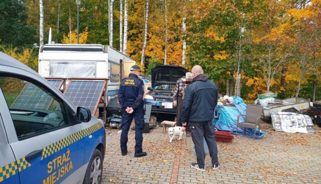 Pan Wojciech miał hektary i fortunę, dziś żyje bardzo skromnie. - Kontrole bezdomnych w Olsztynie. A tam w przyczepie – milioner, który stracił wszystko