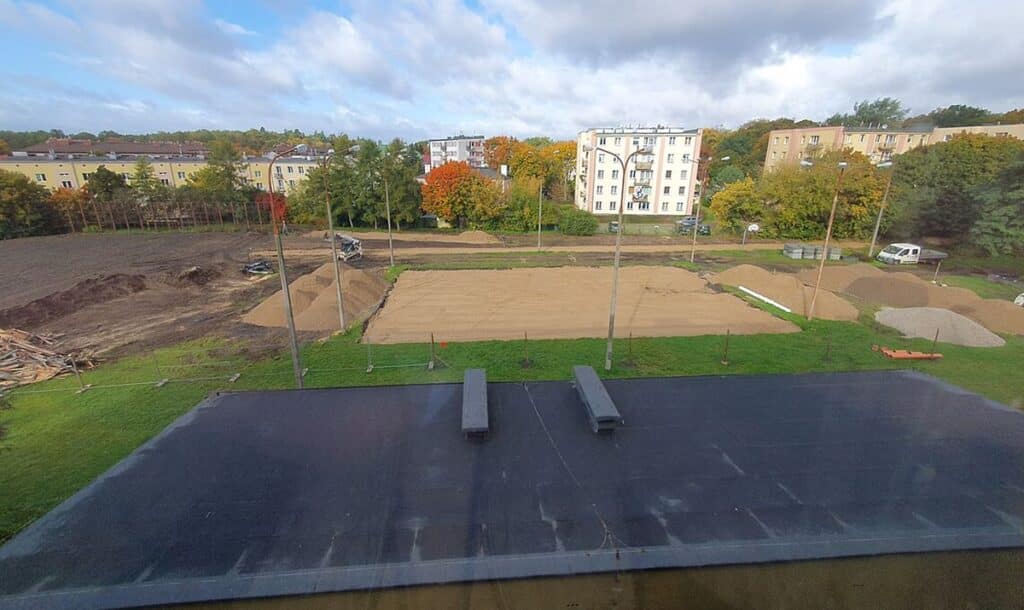 Nowe miejsce dla uprawiających sport w Olsztynie. - W Olsztynie powstaje nowoczesny kompleks sportowy. Mieszkańcy czekali od lat