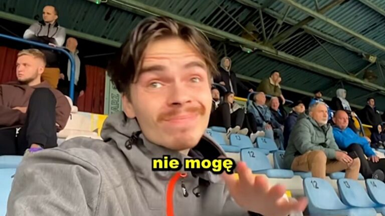 znany influencer na meczu Stomilu