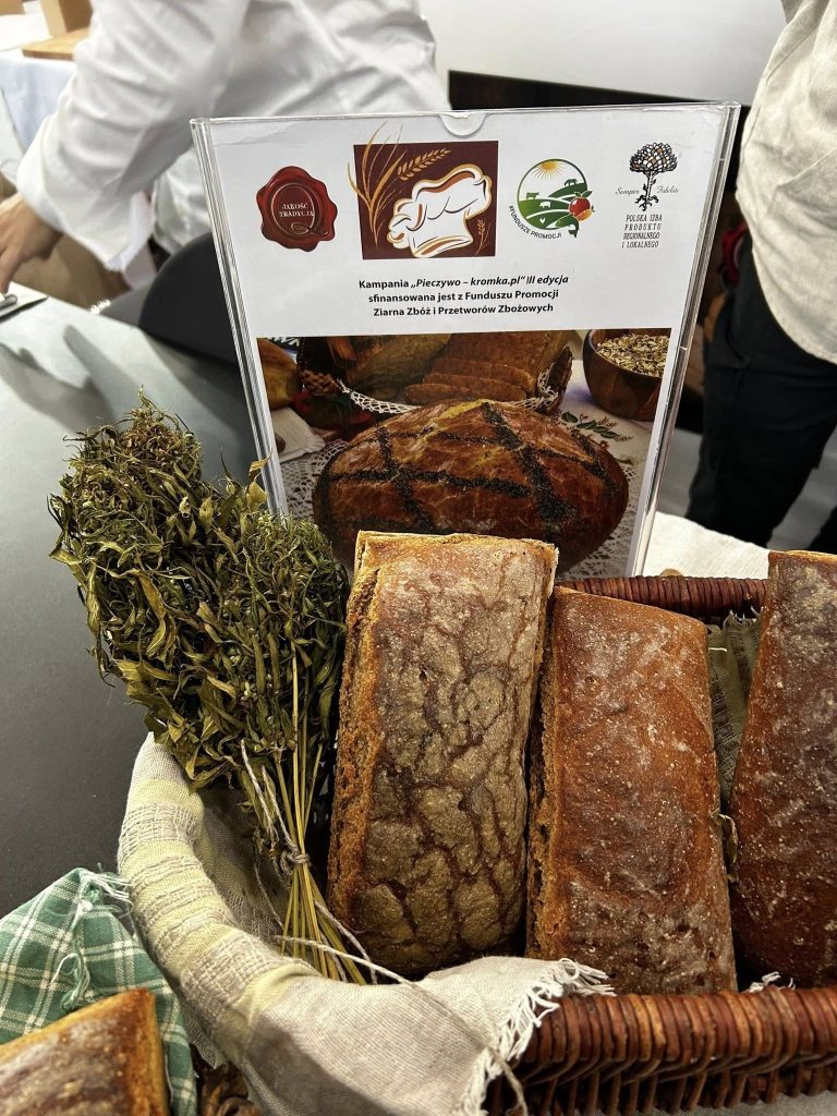 Z pieca opalanego drewnem na podium w Poznaniu. - Chleb z Warmii nagrodzony na ogólnopolskim konkursie. Sukces gospodarstwa Sekulskich