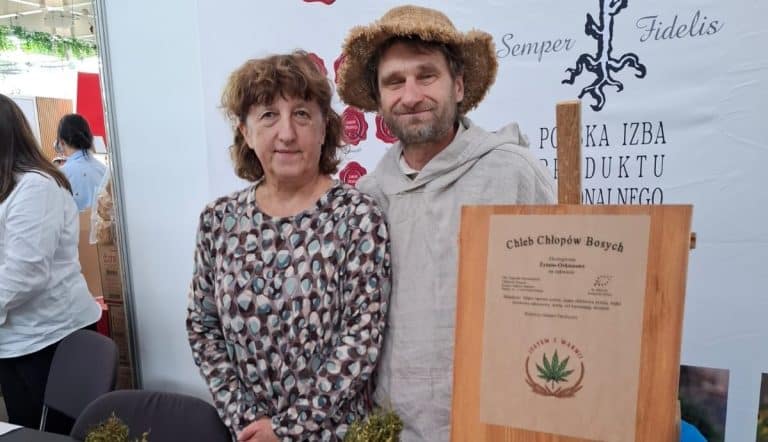 o Bożena i Mariusz Sekulscy z ,,Eko Zagrody Warmińskich Chłopów Bosych”