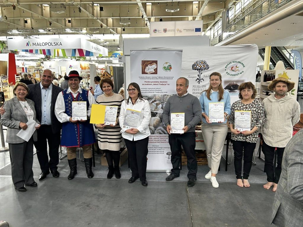 Z pieca opalanego drewnem na podium w Poznaniu. - Chleb z Warmii nagrodzony na ogólnopolskim konkursie. Sukces gospodarstwa Sekulskich