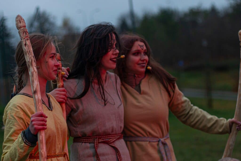 Noc Duchów w Olsztynie. Będzie ognisko, średniowieczna wioska i obrzęd Dziadów. - W Kortowie odbędzie się festyn kultury słowiańskiej „Noc Duchów”