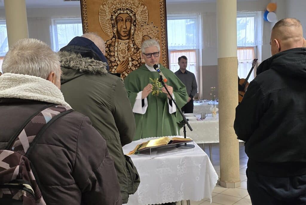 Caritas Archidiecezji Warmińskiej przypomina o potrzebujących w trudnym jesiennym czasie. - Obchody Światowego Dnia Ubogich w Olsztynie