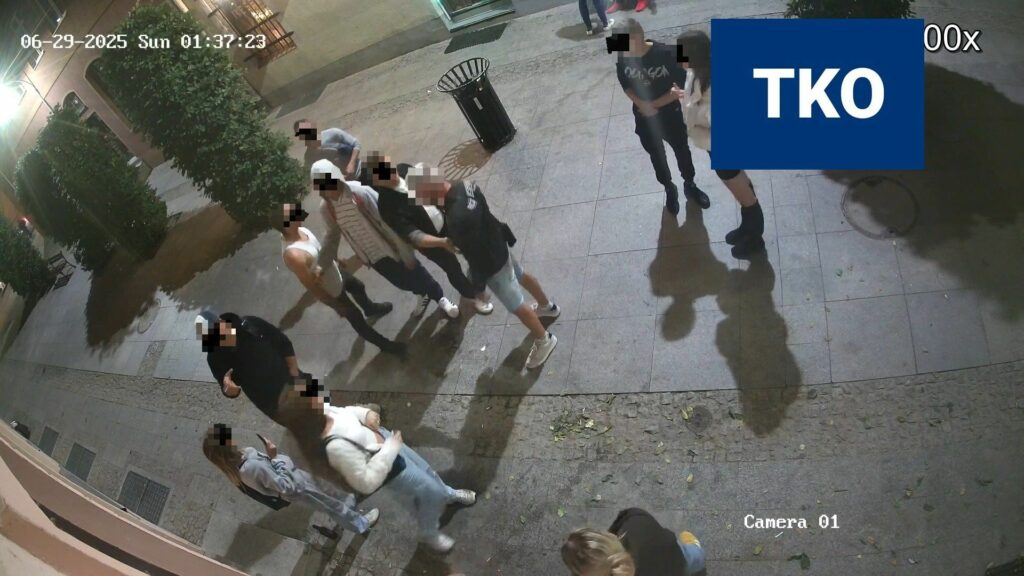 Klienci pubu w centrum Olsztyna zamienił ulicę w strefę bezprawia? Reportaż z miejsca, gdzie nocne życie wymknęło się spod kontroli. - Największa mordownia Olsztyna tuż pod ratuszem? Mieszkańcy błagają o ratunek!