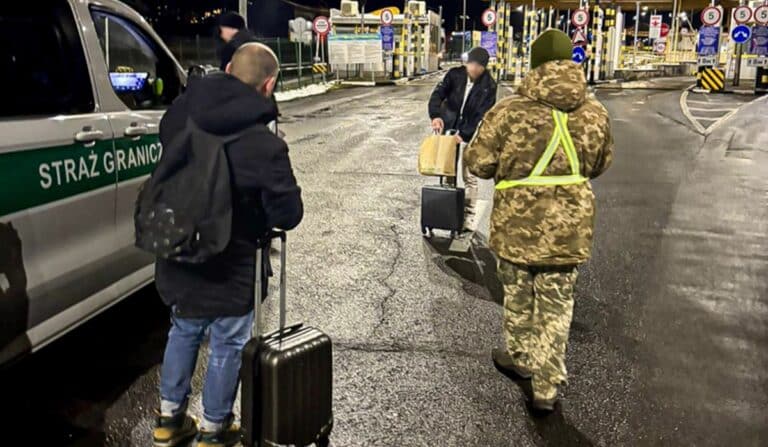 Obywatele Ukrainy opuszczają Polskę