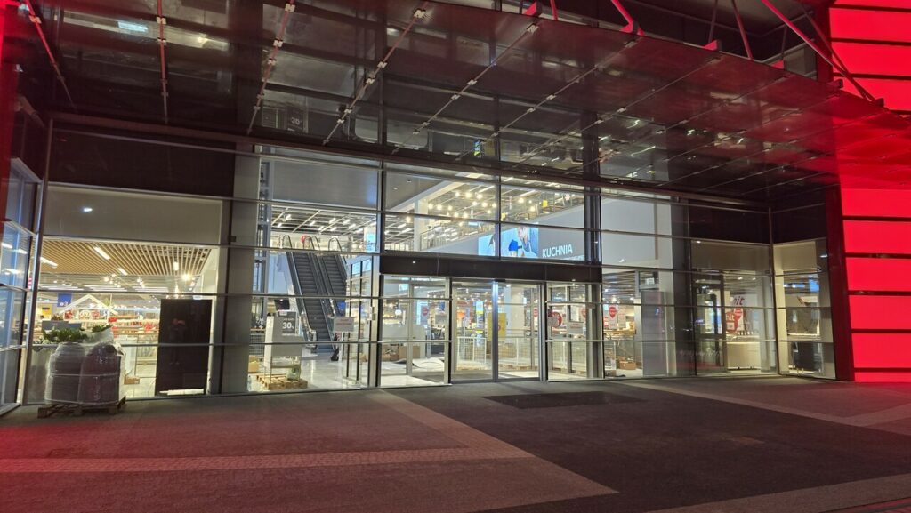 Agata Meble ma kłopot? Klienci masowo ujawniają swoje problemy z zakupami. - Ludzie ostrzegają przed Agata Meble. Klienci publikują skargi na jakość i obsługę