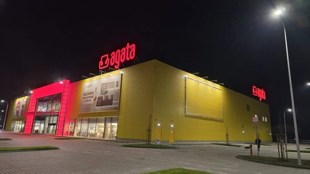 Agata Meble ma kłopot? Klienci masowo ujawniają swoje problemy z zakupami. - Ludzie ostrzegają przed Agata Meble. Klienci publikują skargi na jakość i obsługę