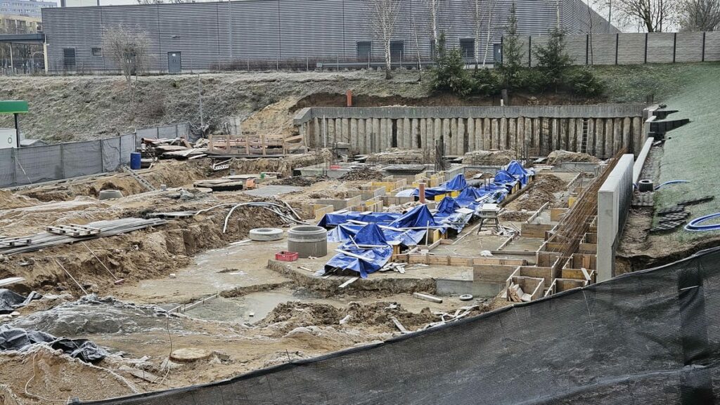 Ruszyły prace budowlane w popularnym punkcie handlowym Olsztyna. - Nowa inwestycja między Castoramą i Kauflandem w Olsztynie. Ruszyła budowa