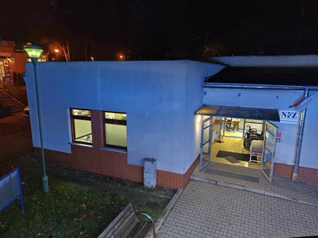 Trwała ewakuacja chorych. - Poważny incydent w szpitalu! Ewakuowano 21 osób ze stacji dializ w Mrągowie