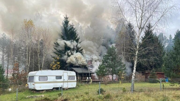 pożar domku letniskowego