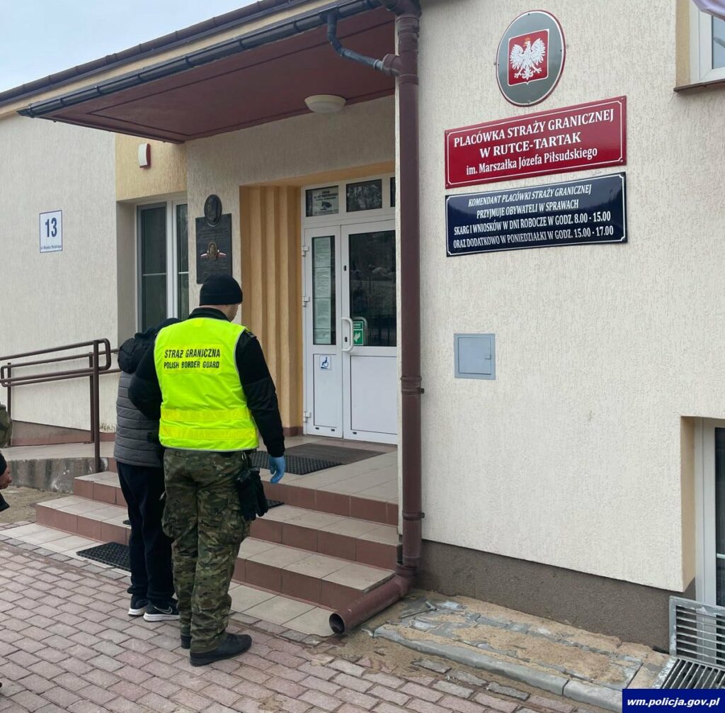 Sprawa wymagała szybkiego działania. - Pilne zgłoszenie: migranci w aucie 32-latki! Służby przejęły ich, zanim dopięli swego