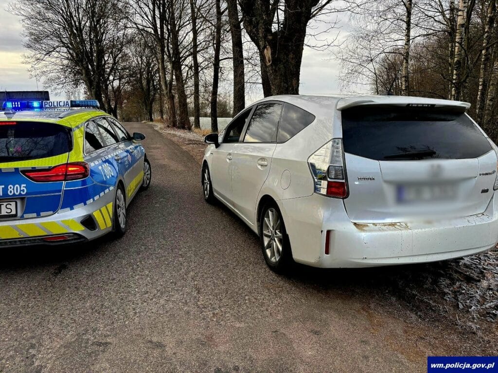 Sprawa wymagała szybkiego działania. - Pilne zgłoszenie: migranci w aucie 32-latki! Służby przejęły ich, zanim dopięli swego