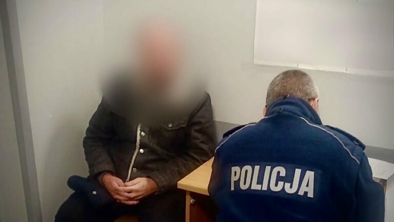 policja przesłuchuje