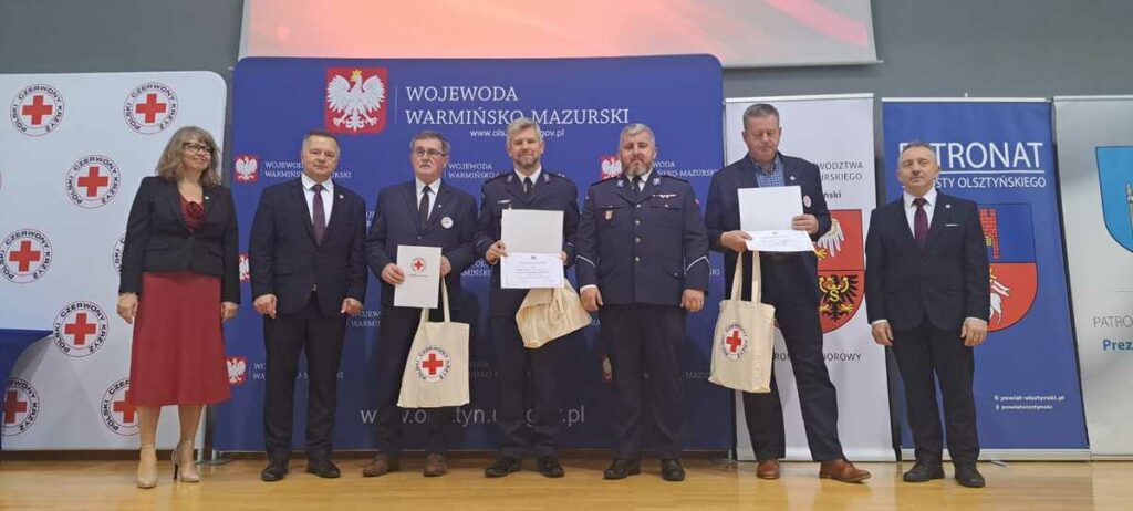 90-lecie krwiodawstwa w Polsce. - Uhonorowano zasłużonych krwiodawców. Wśród nagrodzonych olsztyńscy policjanci
