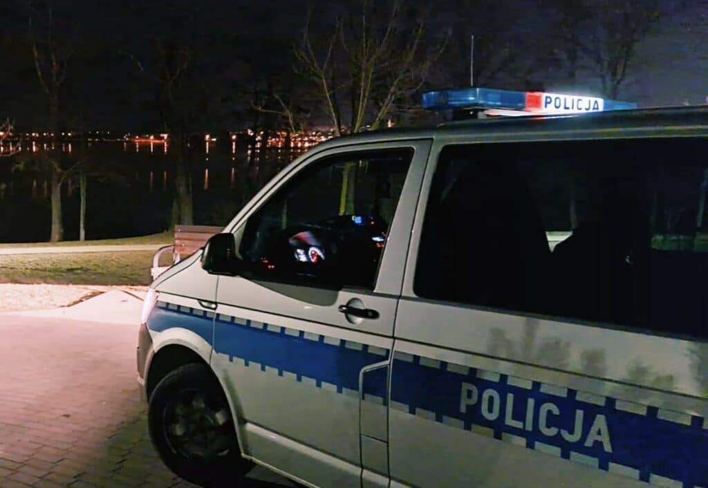 Co się stało z braćmi? Trwa duża akcja służb. - Trwają poszukiwania dwóch braci. Samochód znaleziony nad jeziorem, po mężczyznach ani śladu