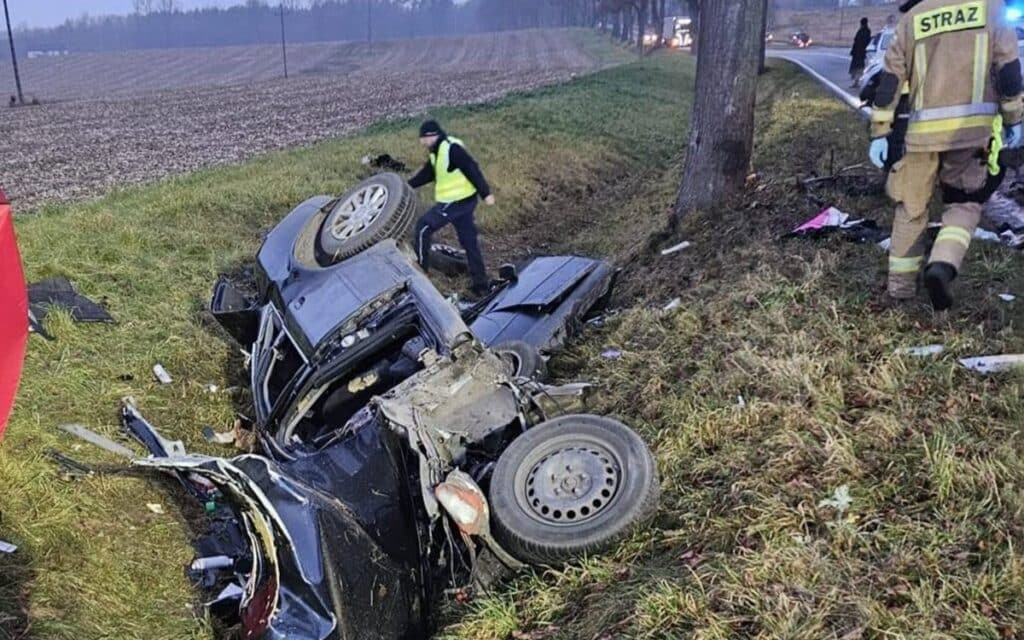 Kilkaset metrów od domu doszło do tragicznego wypadku. Młodzi nie mieli czasu się sobą nacieszyć. - Nie żyje 20-letni piłkarz. Jego dziewczyna walczy o życie