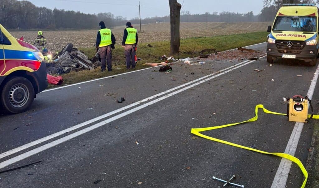 Kilkaset metrów od domu doszło do tragicznego wypadku. Młodzi nie mieli czasu się sobą nacieszyć. - Nie żyje 20-letni piłkarz. Jego dziewczyna walczy o życie