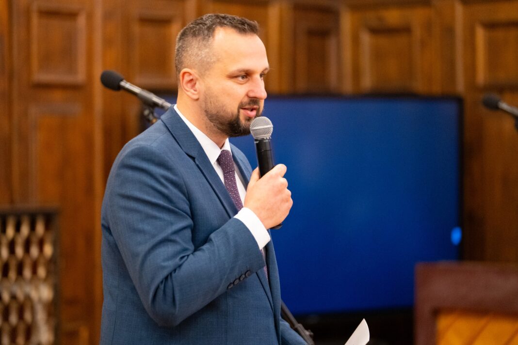 prezydent robert szewczyk ile zarabia podwyzki